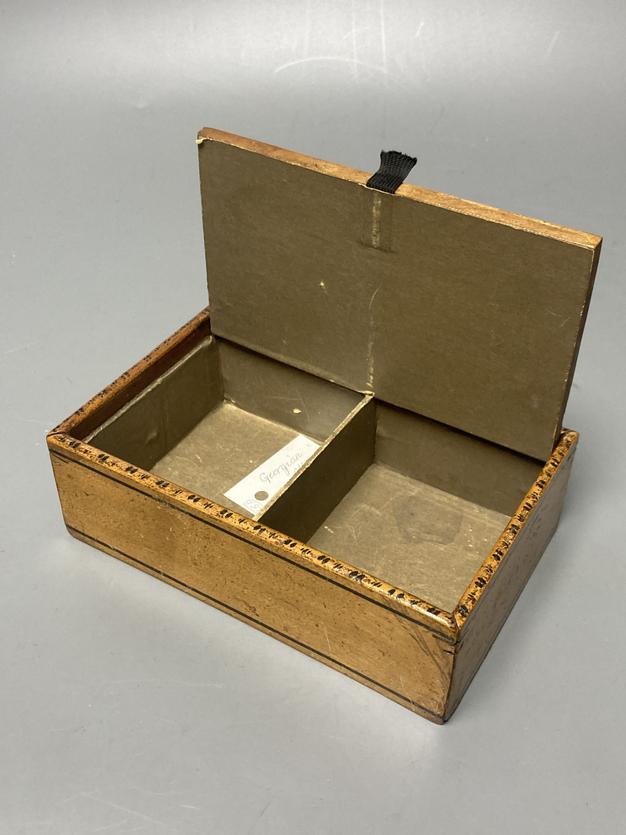 An early Tunbridge ware sycamore box with printed view of the East front of Brighton Pavilion, c.1810, 15cm